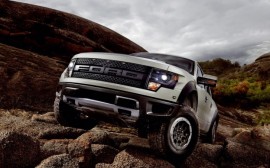 2013-Ford-Raptor-SVT-drivers-side-three-quarters-623×389